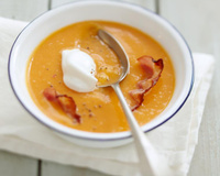 Velouté de potiron aux châtaignes et chips de bacon sans œufs