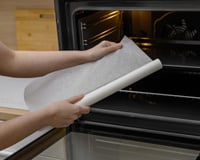 Ce chef dévoile deux astuces pour utiliser le papier sulfurisé autrement qu’au four