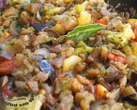 Aubergines, tomates et oignons nouveaux poêlés