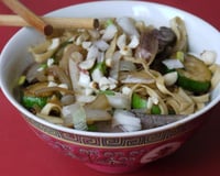 Nouilles sautées au bœuf et aux oignons, saveur teriaki