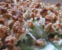 Un crumble salé étonnant, qui permet de manger les courgettes autrement.