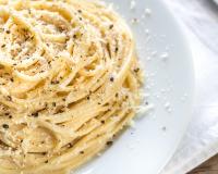 Spaghettis pecorino et poivre (Cacio e Pepe)