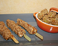 Brochettes de poulet mariné accompagné de pomme de terre sésame