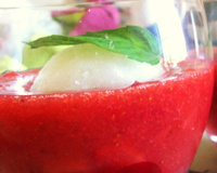 Sorbet à la menthe fraîche et coulis de fraises
