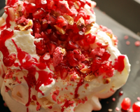 Pavlova en rose et grenade
