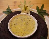Une délicieuse crème de kiwi parfumée pour accompagner un fondant au chocolat.