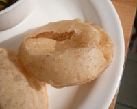 Un pain indien frit apellé Puri