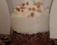 Verrine de poire au sirop d'érable, spéculoos et chantilly au sirop d'érable vanillé.