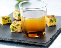 La vigueur de la pomme, la douceur du caramel, avec une bouchée d'omelette aux poivrons et au jambon, c'est « simplissime » : c'est bon !