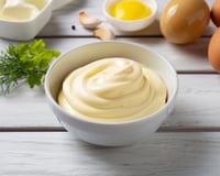 Ne mettez plus d'huile dans votre mayonnaise : cet ingrédient riche en protéines la rend parfaite et légère