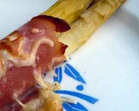 Asperges au jambon gratinées à l'emmental