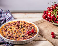Clafoutis aux cerises : le secret des grands-mères pour une texture parfaite (et l’erreur que l’on fait presque tous)