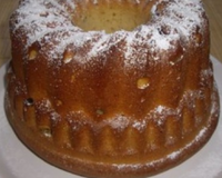 Le kouglof une spécialité alsacienne à base de raisins secs et d'amandes.