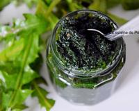 Bonjour à tous ! Me revoilà avec mes feuilles de pissenlit et un très bon pesto !! Il y a bien sûr le pesto traditionnel mais il y a aussi…
