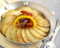 Tian de Primeurs de Camargue à l'oignon rouge et aux poivrons grillés