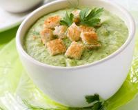 Soupe de courgette avec vermicelles