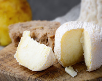 Trou du cru, cervelle et puant : connaissez-vous ces fromages aux noms improbables ?