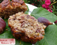 Cake aux figues et figatellu, en feuille de figuier