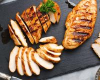 Poulet au barbecue : cette marinade change tout et le rend incroyablement savoureux