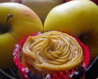 Des cupcakes à la pomme simples et un topping au philadelphia et pâte de spéculoos qui est fondant à souhait !