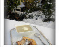 Velouté d'hiver à l'ail et œuf poché