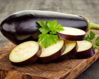 Faut-il manger la peau des aubergines ou vaut-il mieux la peler ? Voici la réponse