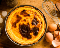 Transformez une simple pâte à crêpes en un flan ultra-crémeux (le résultat est magique)