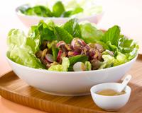 La fraîcheur de la menthe, le fondant du boeuf associé au croquant de la laitue et des radis feront de cette salade, une recette originale et idéale…
