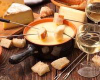 La fondue au fromage, un classique en matière de fondue et un indispensable en hiver, surtout au sport d'hiver !