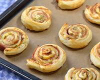 De délicieux petits palmiers salés à déguster simplement avec une salade verte.