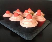 Pour les amoureux des fraises Tagada sans être écoeurant grâce au gâteau citron-vanille.