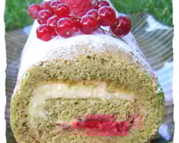Biscuit roulé au thé Matcha et sa crème citronnée aux fruits rouges