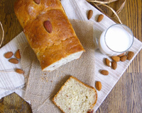 Brioche au lait d'amande et okara