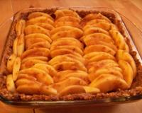 Un gâteau aux pommes cru sans lait, blé, soja ni sucre.