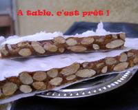 Recette traditionnelle de Provence, le nougat noir fait partie des 13 desserts de Noël, cette recette est celle que faisait mon grand-père.