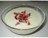 Une autre des recettes typiques espagnoles de soupe froide, c'est fois avec du jambon serrano :une vraie gourmandise (en plus très light)!