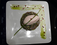 Tartare de loup de ligne à la noisette et citron vert combawa