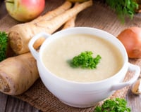 Soupe de panais, pommes de terre à la crème de coco