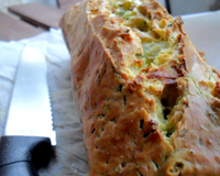 Ce cake est léger, délicieux chaud mais également parfait pour un pique nique !