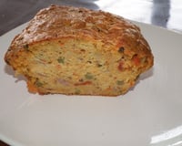 Cake aux légumes et jambon et tomates séchées