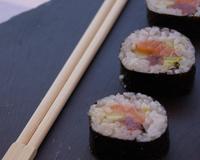 Un maxi maki alliant les ingrédients traditionnels mais relevé d'une point de tabasco pour apporter une touche de nouveauté.