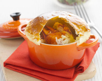 Cassolette de homard et poireaux au Comté présentée en croûte