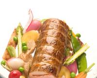 Veau farci au Chavignol, tomates confites et basilic et fricot de légumes de saison en cassolette.