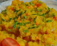 Je me souviens avec plein de gourmandise la première fois que j'ai goûté le dahl de lentilles roses de Sandjee du blog : Bollywood Kitchen. Un plat…