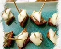 Petites toasts pour agrémenter l' apéritif