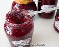 Une délicieuse confiture avec une très légère note acidulée et son côté croquant apporté par ces petites graines,…