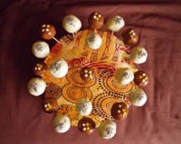 Cake pops à la betterave rouge, cerises et chocolat