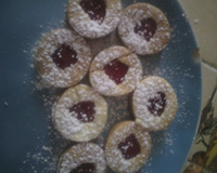 Etoiles à la confiture de fraise