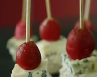 Brochettes apéritives, poulet, Fourme d'Ambert et radis