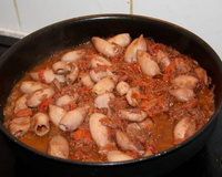Encornets à la tomate